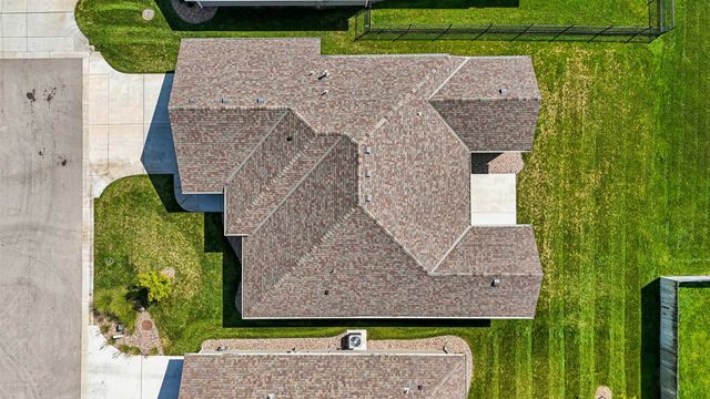 3641 N Lakeway Ct, Wichita, KS 67205