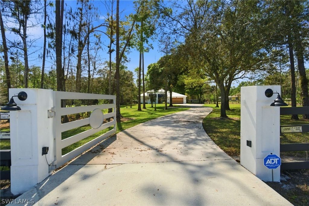 4740 5th AVE SW, Naples, FL 34119