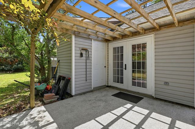 2016 White Road, Wilmington, NC 28411