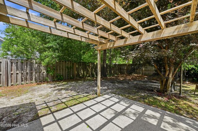 2016 White Road, Wilmington, NC 28411