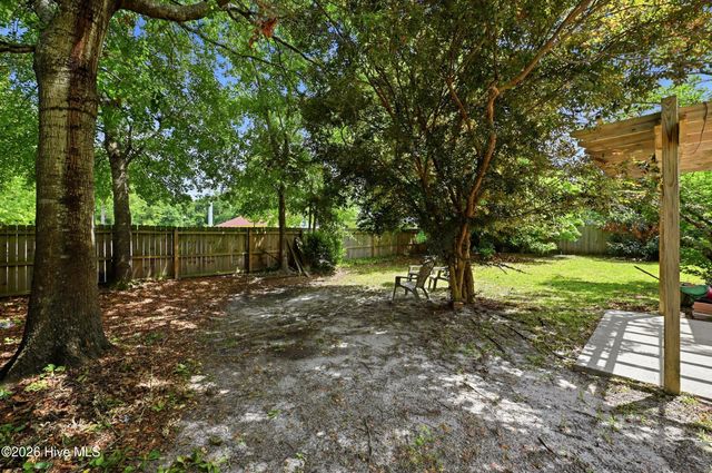 2016 White Road, Wilmington, NC 28411