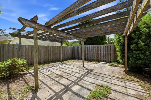 2016 White Road, Wilmington, NC 28411
