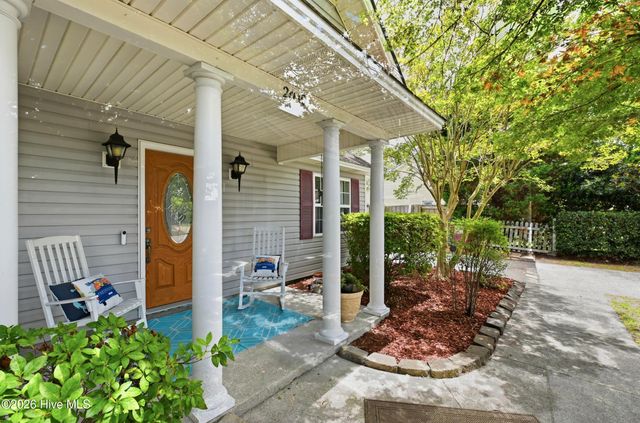 2016 White Road, Wilmington, NC 28411