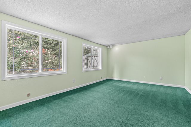 1417 Larkspur Avenue, Medford, OR 97504