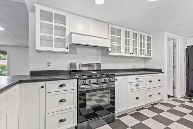 1417 Larkspur Avenue, Medford, OR 97504