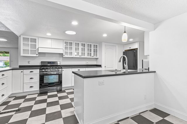 1417 Larkspur Avenue, Medford, OR 97504