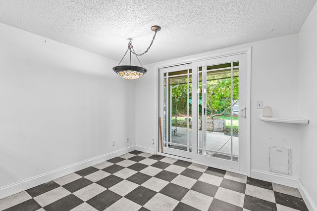 1417 Larkspur Avenue, Medford, OR 97504