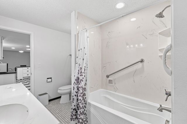 1417 Larkspur Avenue, Medford, OR 97504