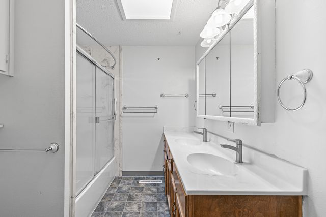 1417 Larkspur Avenue, Medford, OR 97504