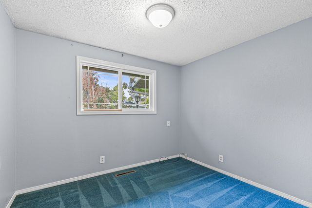 1417 Larkspur Avenue, Medford, OR 97504