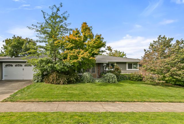 1417 Larkspur Avenue, Medford, OR 97504