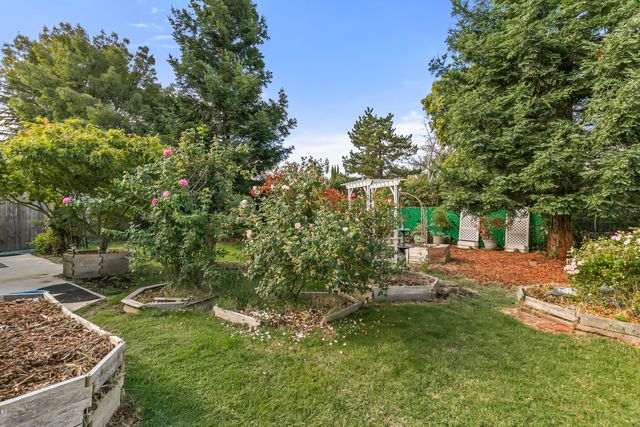 1417 Larkspur Avenue, Medford, OR 97504