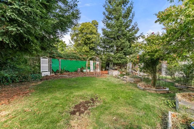 1417 Larkspur Avenue, Medford, OR 97504
