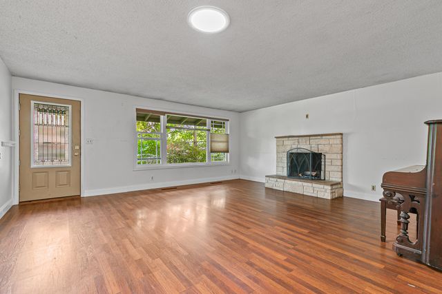 1417 Larkspur Avenue, Medford, OR 97504