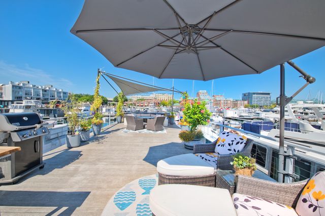 1 Pier 8 B14, Boston, MA 02129