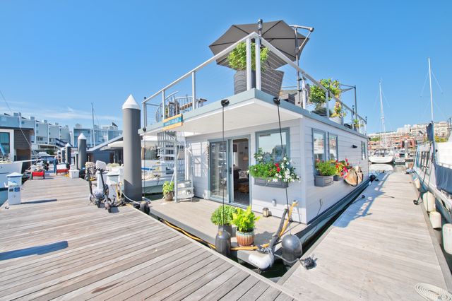 1 Pier 8 B14, Boston, MA 02129