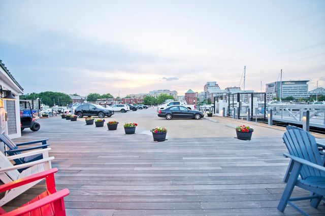 1 Pier 8 B14, Boston, MA 02129