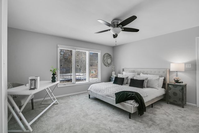 3700 Monarch Circle, Naperville, IL 60564