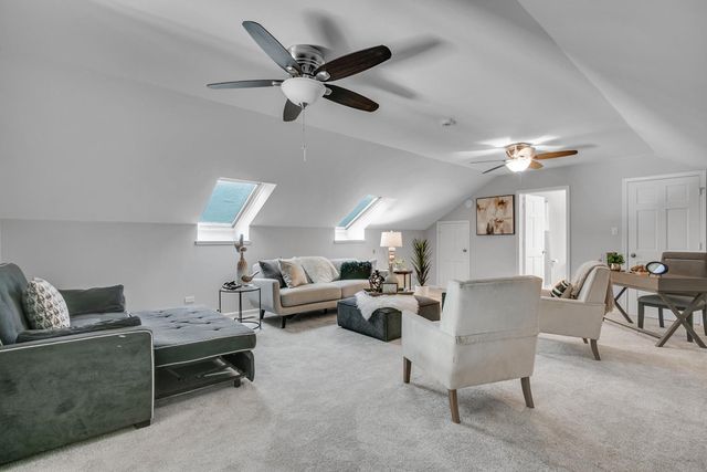 3700 Monarch Circle, Naperville, IL 60564