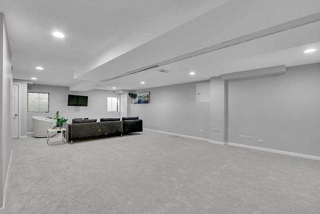 3700 Monarch Circle, Naperville, IL 60564