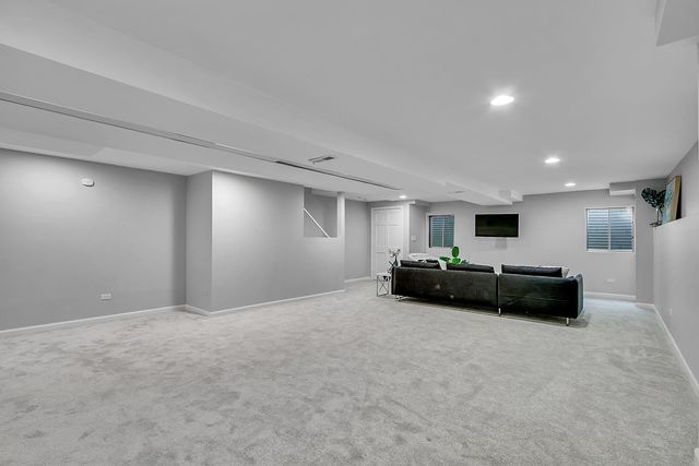 3700 Monarch Circle, Naperville, IL 60564