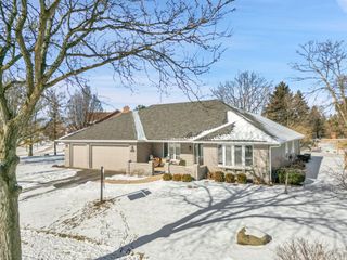3700 Monarch Circle, Naperville, IL 60564