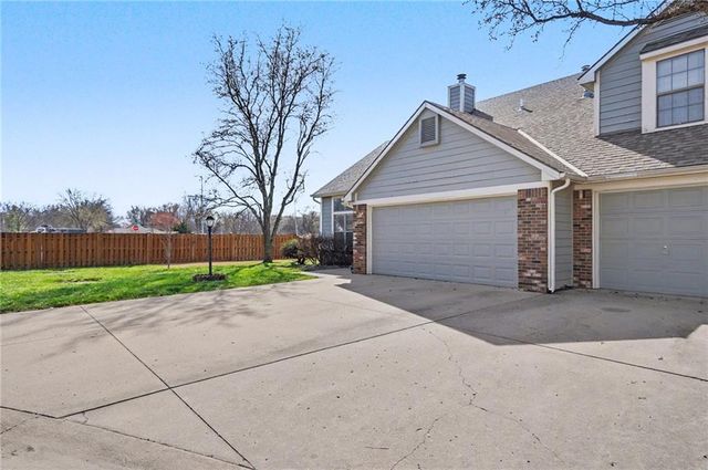 2235 Vail Way, Lawrence, KS 66047