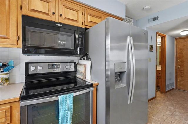 2235 Vail Way, Lawrence, KS 66047