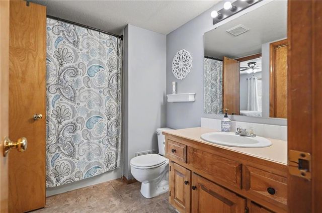 2235 Vail Way, Lawrence, KS 66047