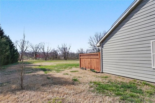 2235 Vail Way, Lawrence, KS 66047