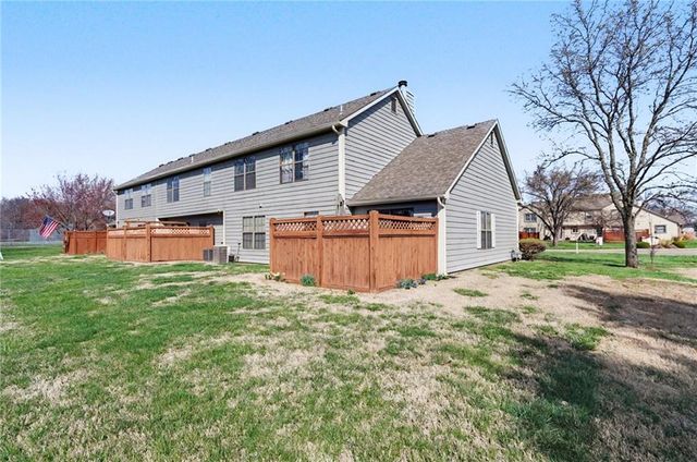 2235 Vail Way, Lawrence, KS 66047