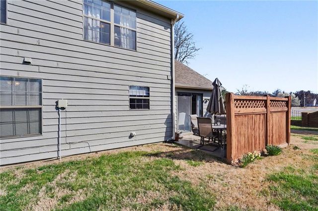 2235 Vail Way, Lawrence, KS 66047