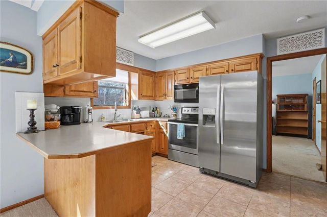 2235 Vail Way, Lawrence, KS 66047