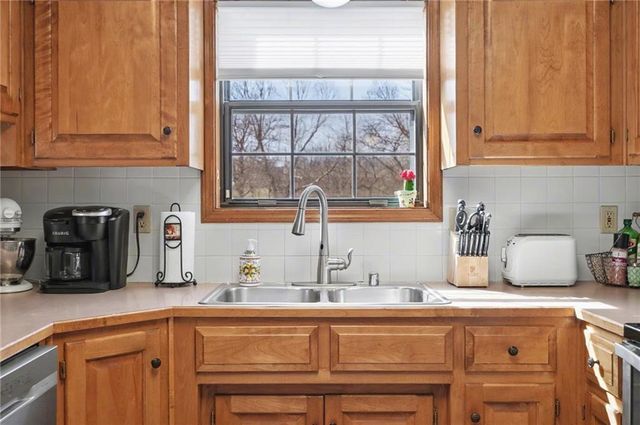 2235 Vail Way, Lawrence, KS 66047