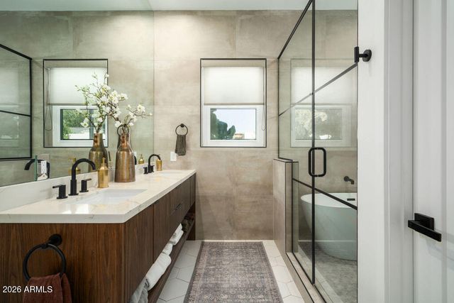 4126 E CAMPBELL Avenue, Phoenix, AZ 85018