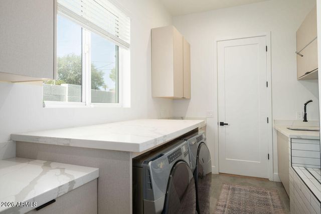 4126 E CAMPBELL Avenue, Phoenix, AZ 85018