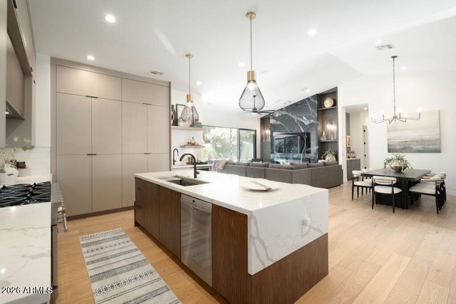 4126 E CAMPBELL Avenue, Phoenix, AZ 85018