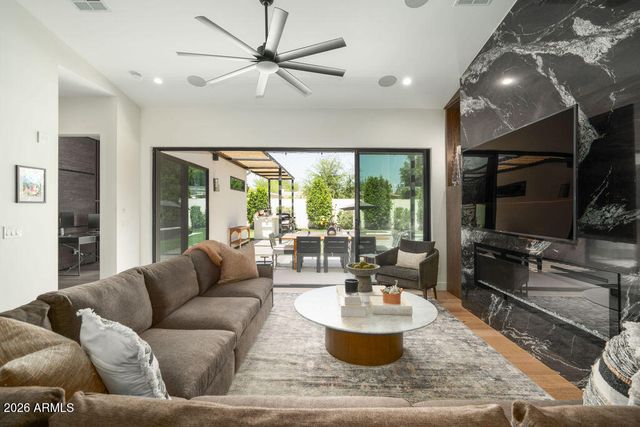 4126 E CAMPBELL Avenue, Phoenix, AZ 85018