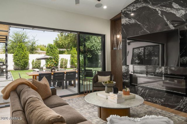 4126 E CAMPBELL Avenue, Phoenix, AZ 85018