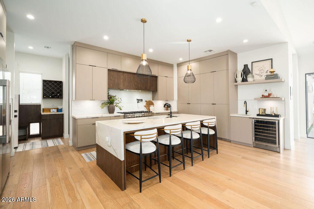 4126 E CAMPBELL Avenue, Phoenix, AZ 85018