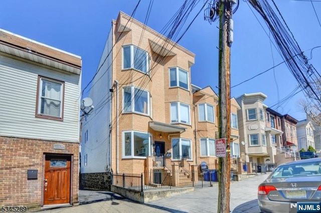 100 Leonard Street, Jersey City, NJ 07307