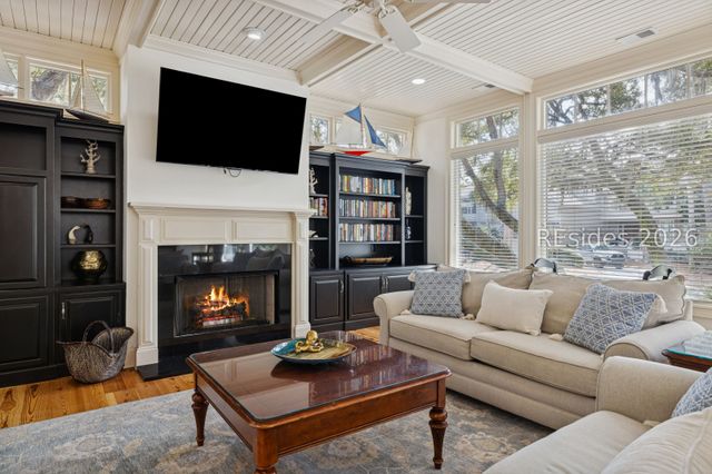 30 Ruddy Turnstone Rd, Hilton Head Island, SC 29928