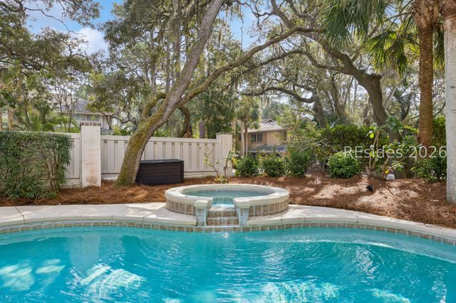 30 Ruddy Turnstone Rd, Hilton Head Island, SC 29928