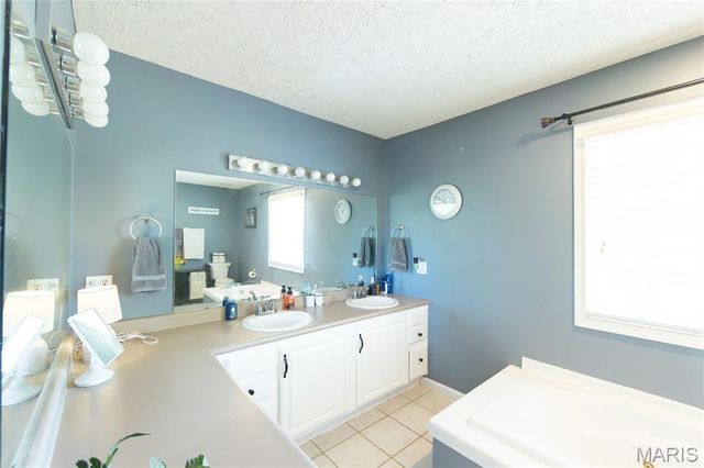 11907 Pine Forest Drive, Rolla, MO 65401