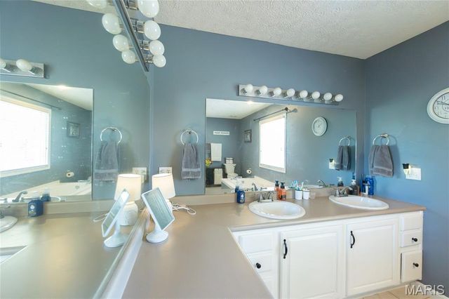 11907 Pine Forest Drive, Rolla, MO 65401