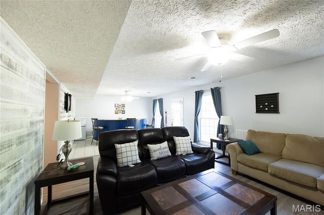 11907 Pine Forest Drive, Rolla, MO 65401