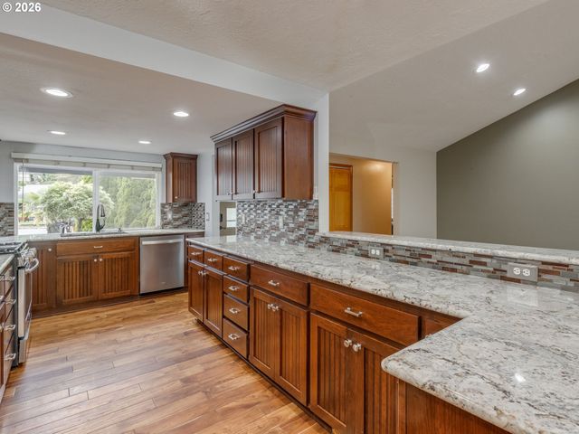 3520 Nw PARKVIEW Dr, Beaverton, OR 97006