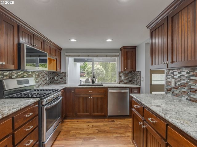3520 Nw PARKVIEW Dr, Beaverton, OR 97006