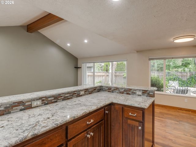 3520 Nw PARKVIEW Dr, Beaverton, OR 97006