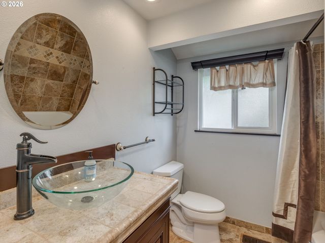3520 Nw PARKVIEW Dr, Beaverton, OR 97006